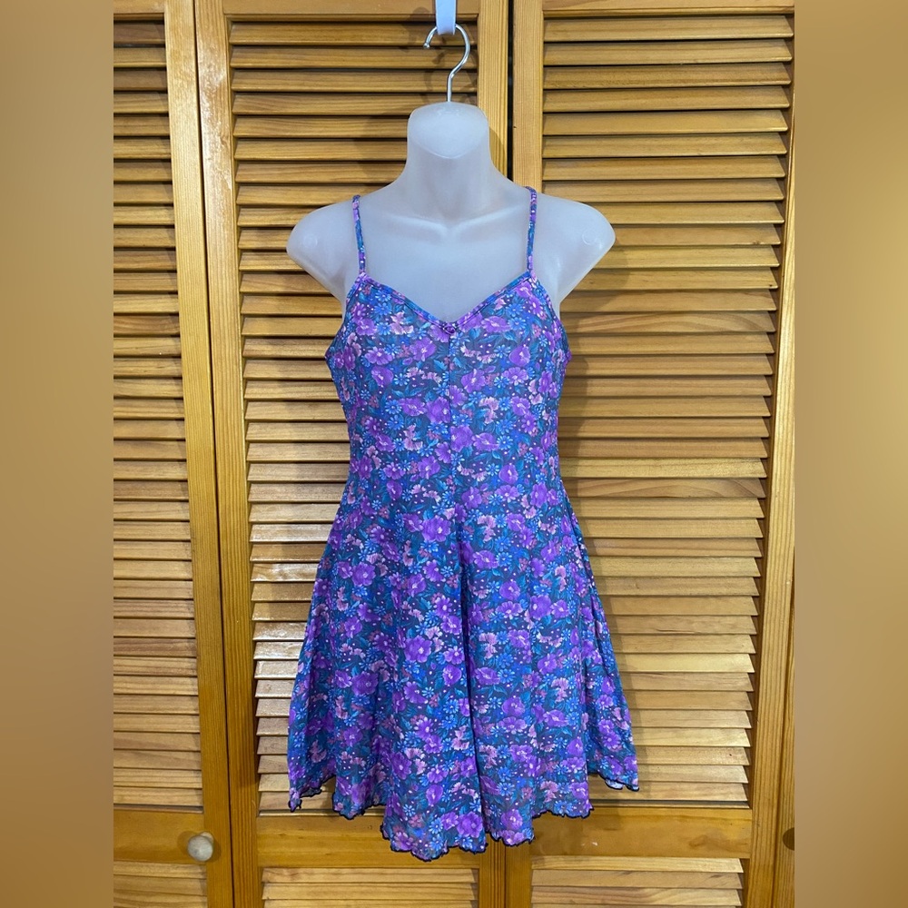Vintage First Lady: Floral intimatewear/ sleepwear